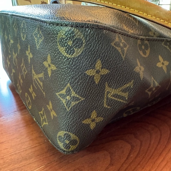 Louis Vuitton Looping - Picture 6 of 9